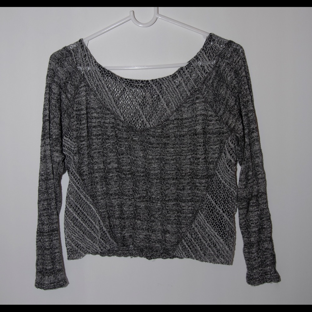 Grey and Black 3/4 sleeve crop top